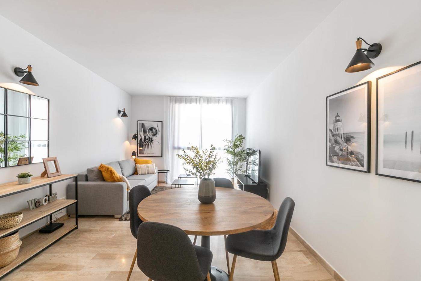 The Orbit Apartments Барселона Екстериор снимка