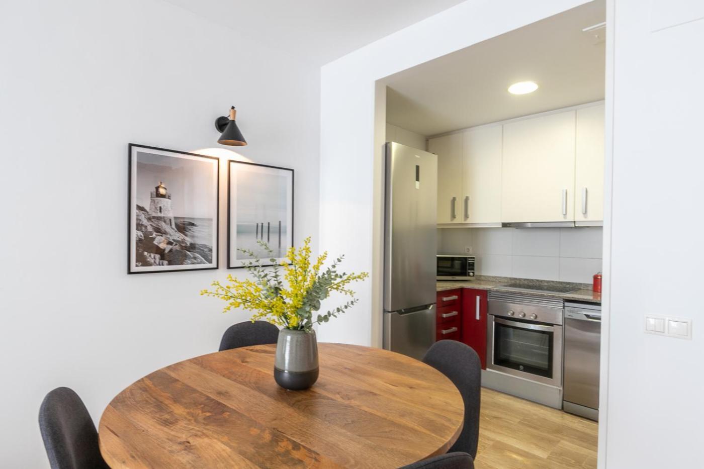 The Orbit Apartments Барселона Екстериор снимка
