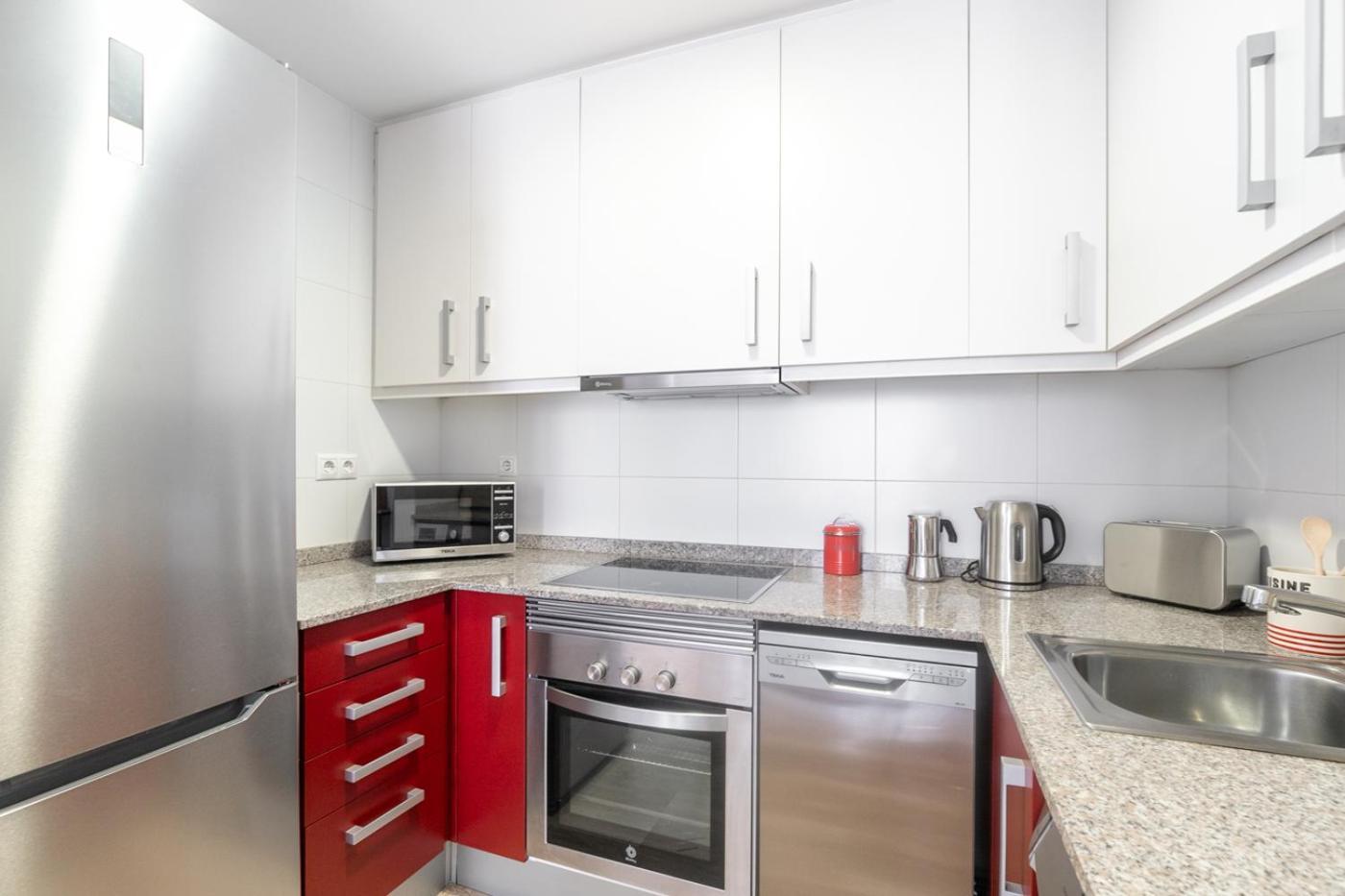The Orbit Apartments Барселона Екстериор снимка