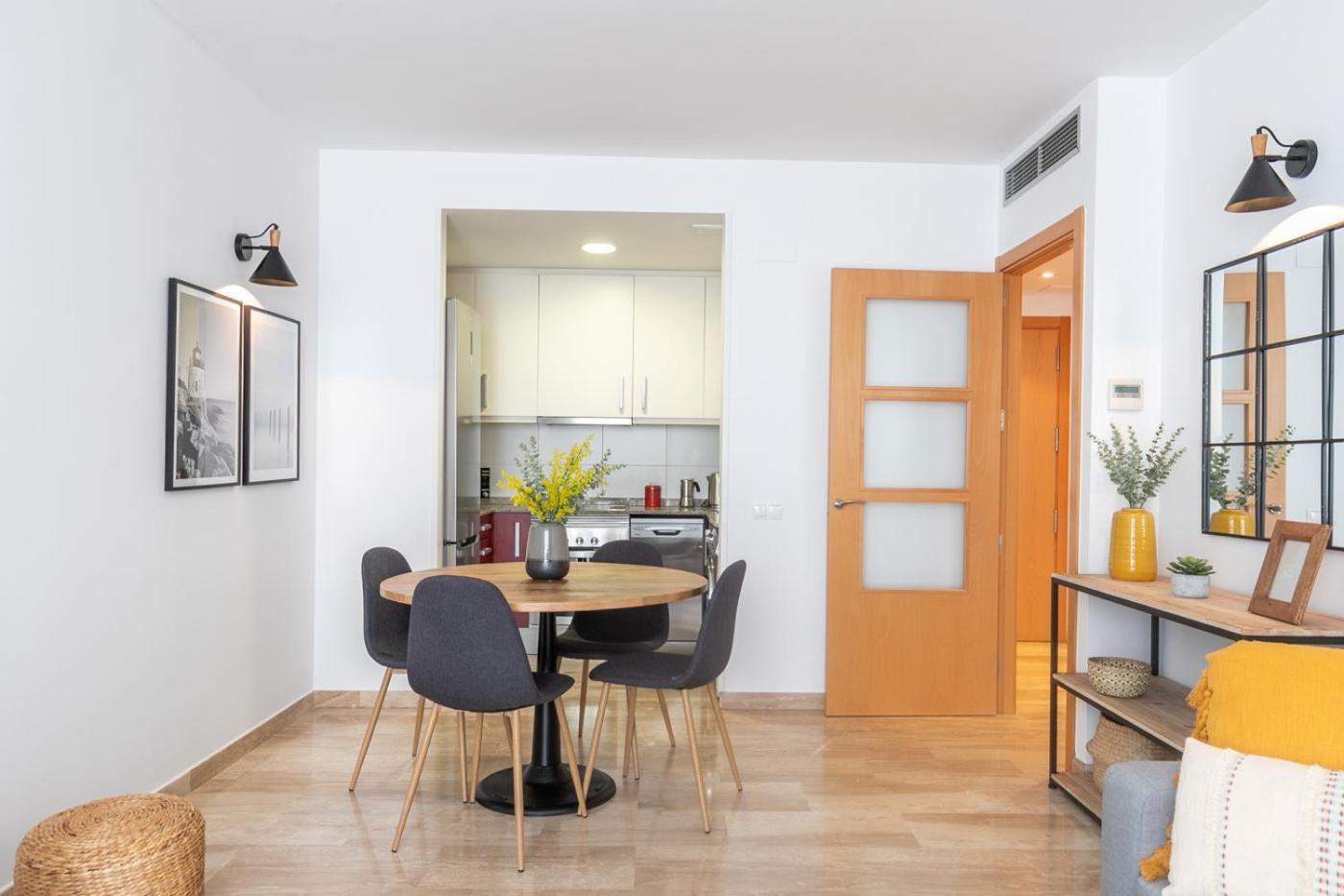 The Orbit Apartments Барселона Екстериор снимка