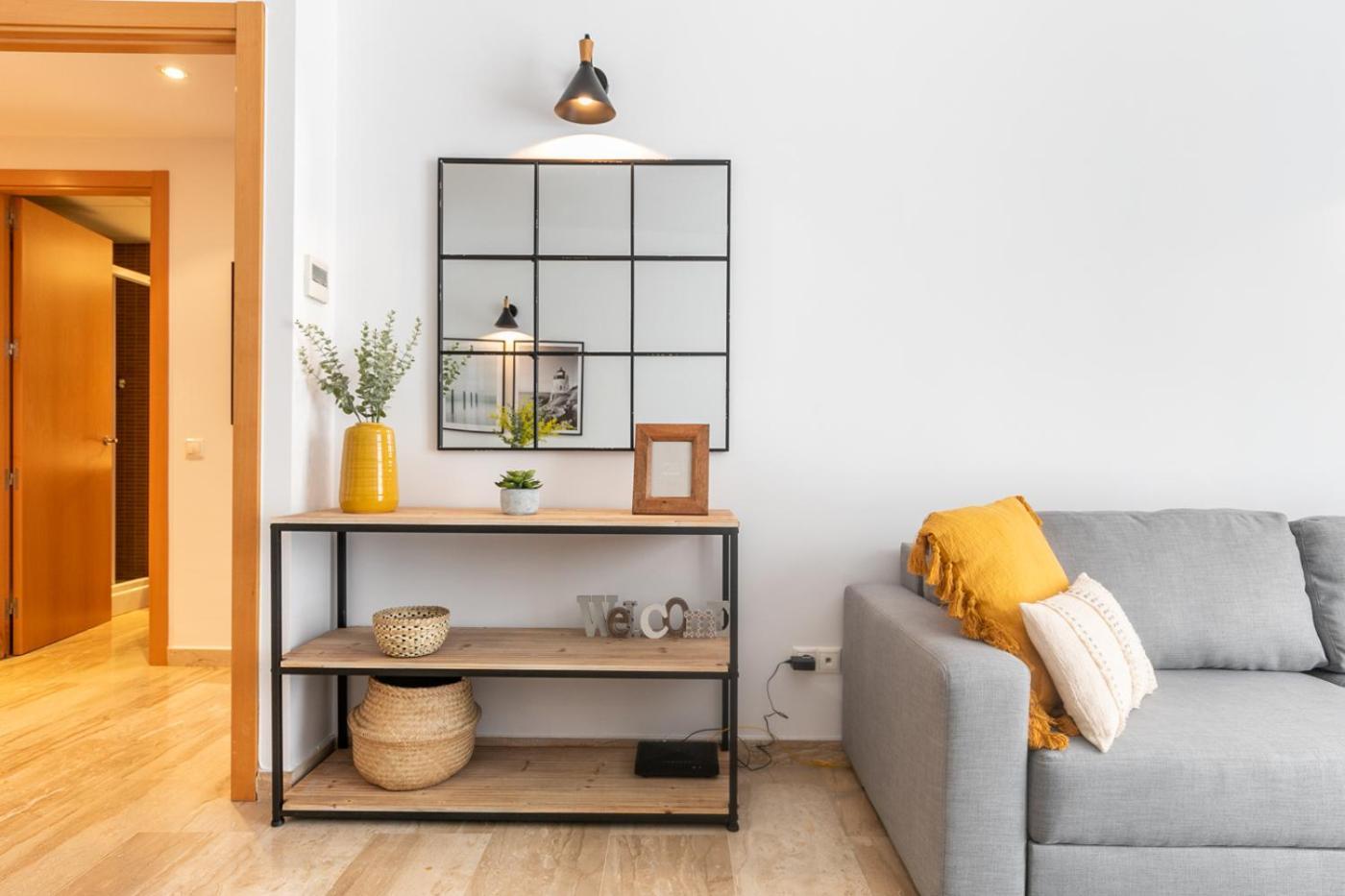 The Orbit Apartments Барселона Екстериор снимка