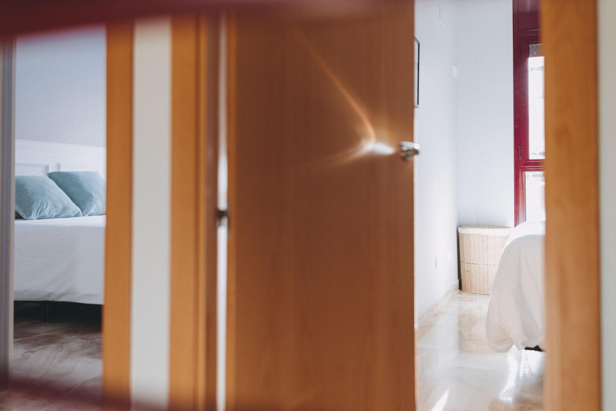 The Orbit Apartments Барселона Екстериор снимка